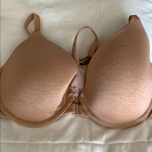 32DD Victoria’s Secret bra